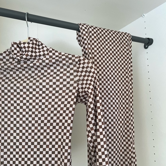 Nanushka checkered long sleeve Harri Checked Mesh Turtleneck Top wide leg pants - Picture 4 of 9